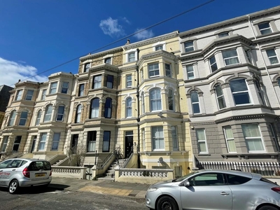 2 bedroom flat for rent in Dalby Square, Margate, CT9