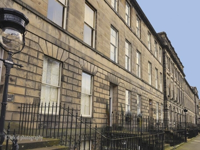 2 bedroom flat for rent in Drummond Place, New Town, Edinburgh, EH3