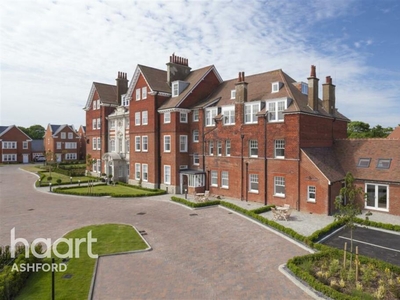2 bedroom flat for rent in Eversley Park, CT20..., CT20