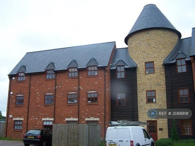 2 bedroom flat for rent in Islington Grove, Monkston Park, Milton Keynes, MK10