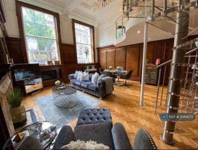 2 bedroom flat for rent in Mount Stuart Square, Cardiff, CF10