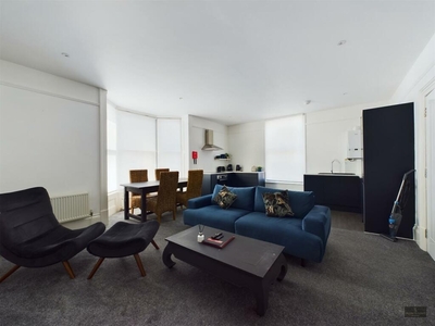 2 bedroom flat for rent in St. Davids Hill, Exeter, EX4