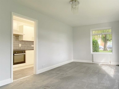 2 bedroom flat for rent in Stonehurst Road - Quiet Location, BN13