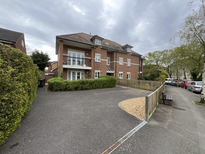 2 bedroom flat for rent in Stourwood Avenue, Southbourne, Bournemouth, BH6