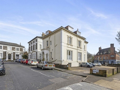 2 bedroom flat for sale in Belmont, Brighton, BN1