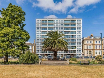 2 bedroom flat for sale in Clarence Parade, Southsea, PO5