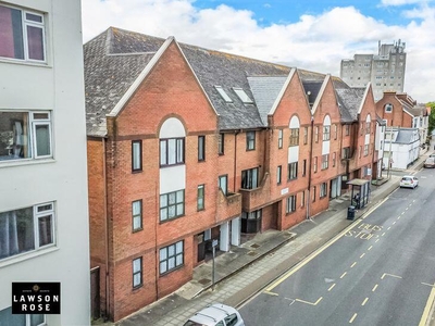 2 bedroom flat for sale in Clarendon Road, Southsea, PO5