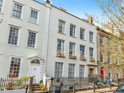 2 bedroom flat for sale in Dowry Square, Bristol, BS8