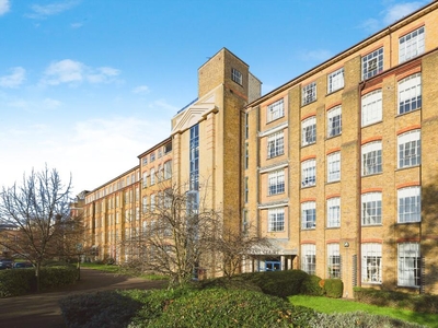 2 bedroom flat for sale in Durrant Court, Brook Street, Chelmsford, Essex, CM1