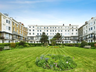 2 bedroom flat for sale in Marine Square, Brighton, BN2