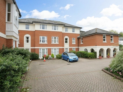 2 bedroom flat for sale in Stour Street, Canterbury, CT1