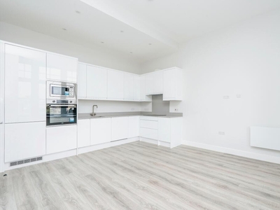 2 bedroom flat for sale in Warblington Street, Portsmouth, Hampshire, PO1