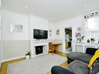 2 Bedroom House Croydon Greater London
