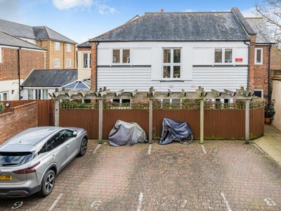 2 bedroom maisonette for sale in St. Stephen's Fields, Canterbury, CT2