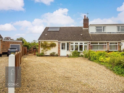 2 bedroom semi-detached bungalow for sale in George Close, Drayton, Norwich, NR8