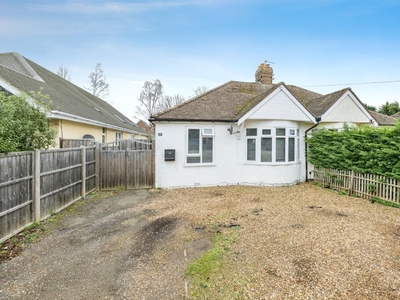 2 bedroom semi-detached bungalow for sale in Newport Pagnell Road, Hardingstone, Northampton, NN4