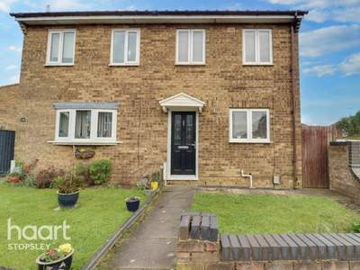 2 bedroom semi-detached house for sale in Hedley Rise, Luton, LU2