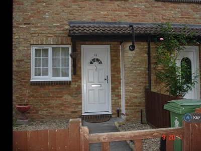 2 bedroom terraced house for rent in Thamesmead, London, SE28