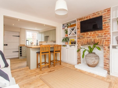 2 bedroom terraced house for sale in London Road, Canterbury, CT2