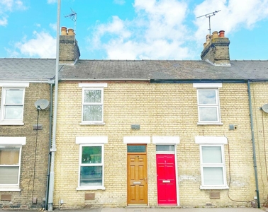 2 bedroom terraced house for sale in Newmarket Road, Cambridge, Cambridge, CB5