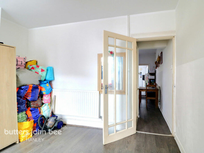 3 bedroom terraced house for sale in Hanley Road, Stoke-On-Trent ST1 6BL, ST1