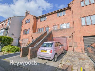 2 bedroom town house for sale in Broomhill Street, Tunstall, Stoke-on-Trent, ST6