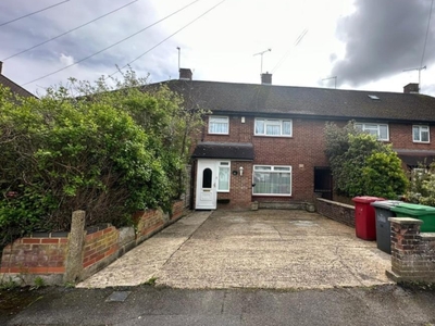 3 Bed House To Rent in Slough, Berkshire, SL1 - 575