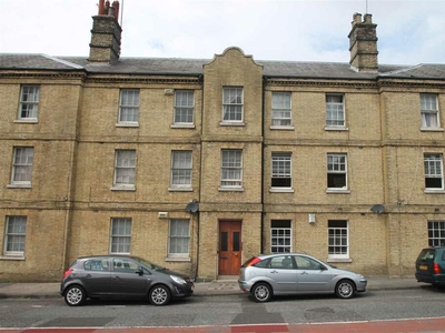 3 bedroom apartment for rent in Admiralty Gate, Chatham, ME4