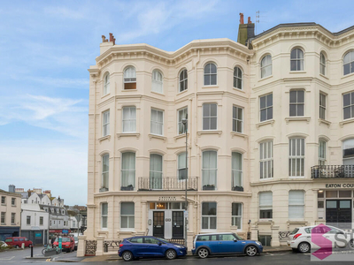 3 bedroom apartment for rent in Eaton Place, Brighton, BN2