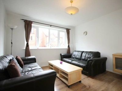 3 bedroom apartment for rent in Nash Street, Hulme, Manchester, M15