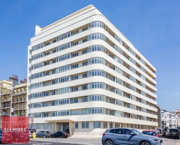 3 bedroom apartment for sale in Embassy Court, Kings Road, Brighton, BN1