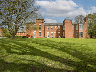 3 bedroom apartment for sale in The Brownings, Beningfield Drive, Napsbury Park, St. Albans, AL2