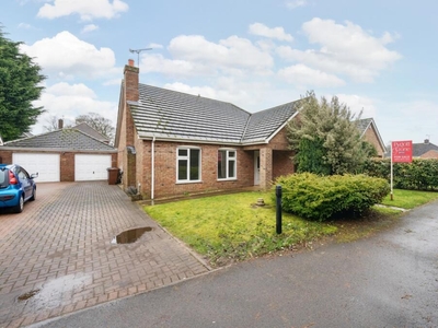 3 bedroom bungalow for sale in Perry Court, Bracebridge Heath, Lincoln, Lincolnshire, LN4