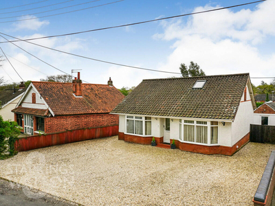 3 bedroom chalet for sale in The Drive, Costessey, Norwich, NR5