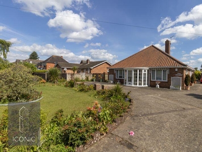 3 bedroom detached bungalow for sale in Drayton High Road, Hellesdon, Norwich, NR6
