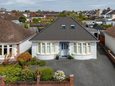 3 bedroom detached bungalow for sale in Lon-Y-Parc, Rhiwbina, Cardiff, CF14