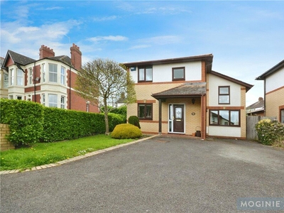 3 bedroom detached house for sale in Kimberley Road, Penylan, Cardiff, CF23