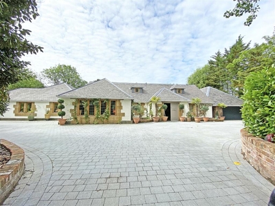 3 bedroom detached house for sale in Poplar Avenue, Moor Park, Great Crosby, L23