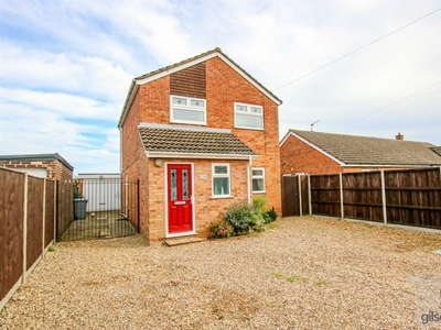 3 bedroom detached house for sale in West Acre Drive, Old Catton, NR6