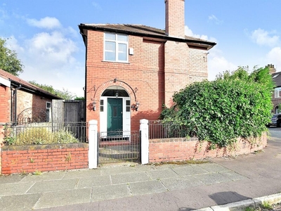 3 bedroom detached house for sale in Willoughby Avenue, Didsbury, M20