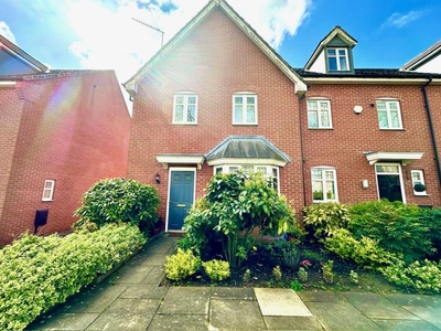 3 bedroom end of terrace house for sale in Flaxley Close, Lincoln, LN2