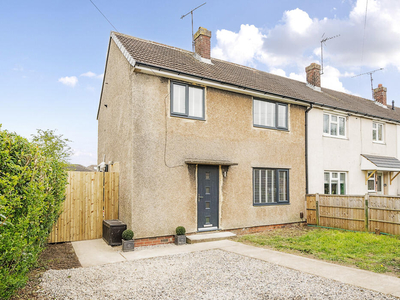 3 bedroom end of terrace house for sale in Fountains Avenue, Harrogate, HG1