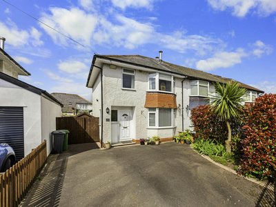 3 bedroom end of terrace house for sale in Groveland Road, Birchgrove, Cardiff, CF14