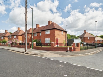 3 bedroom end of terrace house for sale in Lindfield Road, Nottingham, Nottinghamshire, NG8