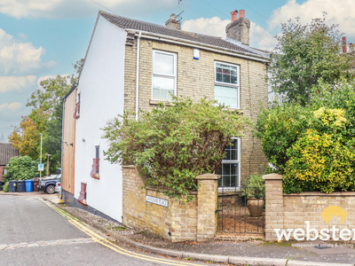 3 bedroom end of terrace house for sale in Southwell Road, Norwich NR1