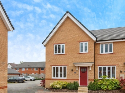 3 bedroom semi-detached house for sale in Weston Drive, Bury St. Edmunds, IP32