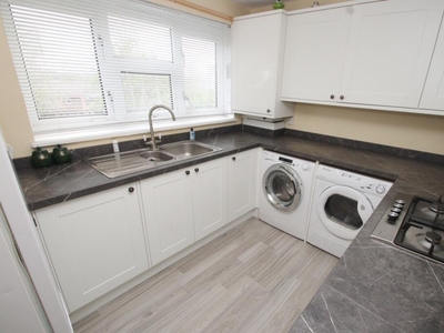 3 bedroom flat for rent in Eldred Drive, Orpington, BR5