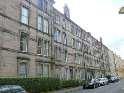3 bedroom flat for rent in Valleyfield Street, Tollcross, Edinburgh, EH3