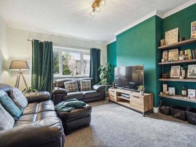 3 bedroom flat for sale in Fyvie Avenue, Flat 2/1, Eastwood, Glasgow, G43 1EU, G43