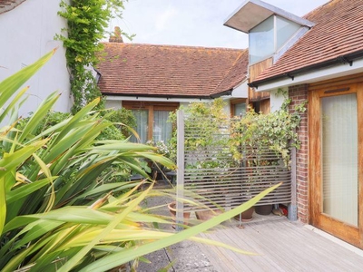 3 bedroom flat for sale in Iron Bar Lane, Canterbury, CT1